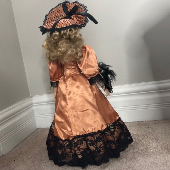 Porcelain vintage doll. Limited edition 18-20". - Picture 6 of 9